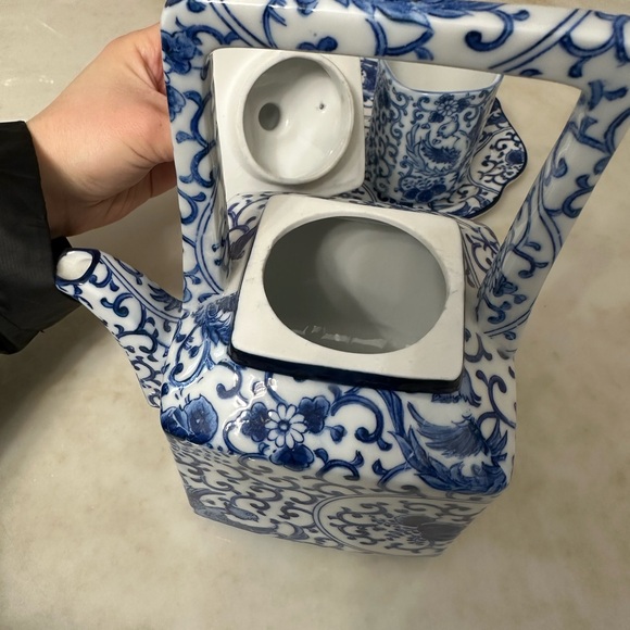 Blue and White Floral Vintage Tea Set - Picture 3 of 8